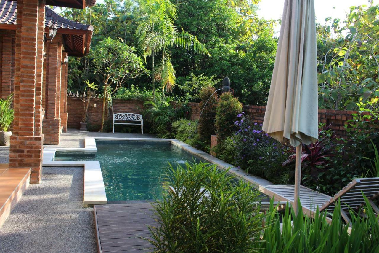 Villa Mayong Uluwatu Exterior photo